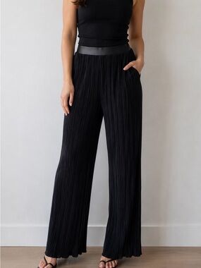 DKNY vertical pleats pants. Medium
